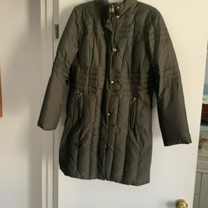 ANNE KLEIN LONG QUILTED  SIZE M puffer coat. Color I’d say Moss. Missing hood